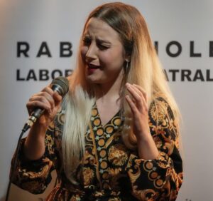 RabbitHole_BassnodelGrappa_recitazione_corso_canto_attori.jpg